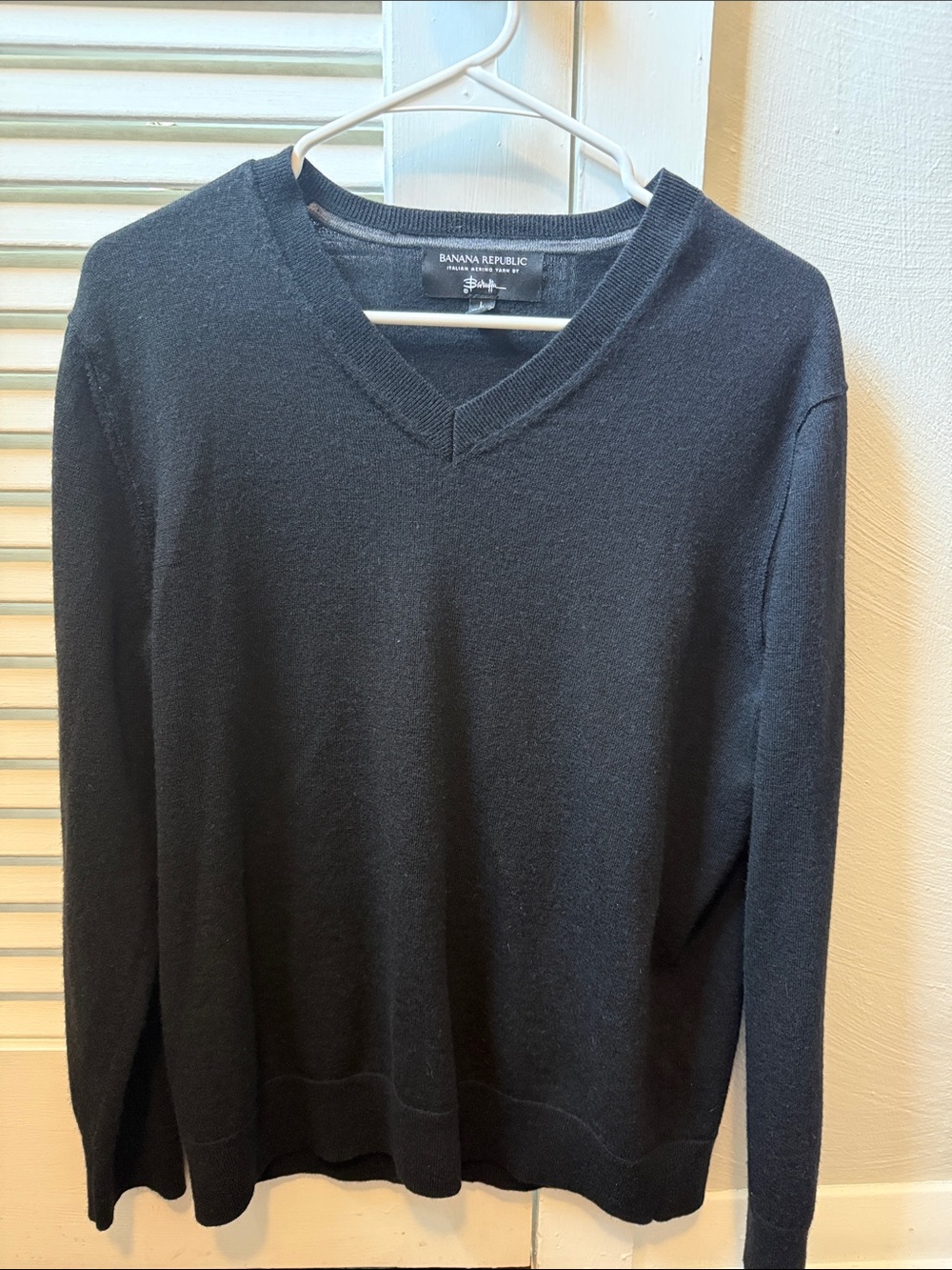 Banana Republic Men's Black V-Neck Pullover Sweater